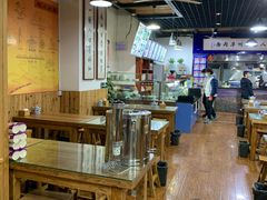 大堂-陇上全荟兰州传统牛肉面(延吉路店)