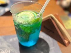 -瑞虹新天地月亮湾