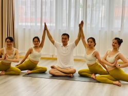 -亚太瑜伽普拉提学院