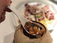椰皇炖鸡汤-金戈戈香港豉油鸡(皇庭广场店)