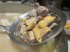 -尚尚仙·酸汤猪手·猪肚鸡火锅(华联万柳购物中心店)