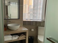 -深圳罗湖东门步行街亚朵X酒店