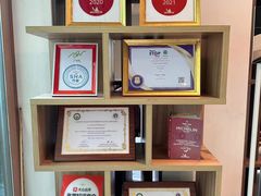 -Chom Cafe and Restaurant