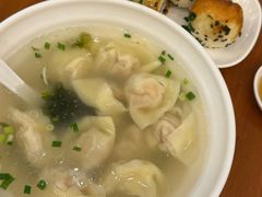 鲊肉馄饨-三两春肚肺汤(崂山路店)