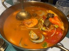 韩式泡菜海鲜锅-蜜桃花开·中西融合菜E&W(南长街店)