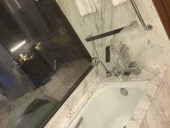 -上海滴水湖皇冠假日酒店