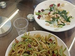 毛草根炒肉丝-老味道1992(武当山店)