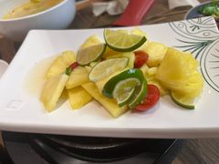 青柠檬拌菠萝-云海肴·汽锅鸡·云南菜(广安门天虹店)