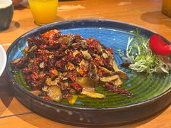 -老滇山寨•云南特色菜•地方菜•民族风情歌舞表演(金碧店)