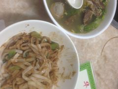 牛杂粿条-华威达牛庄(黄埔大道西店)