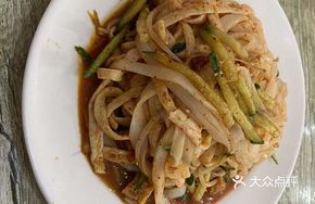 Beef Tendon Noodles with Cold Skin