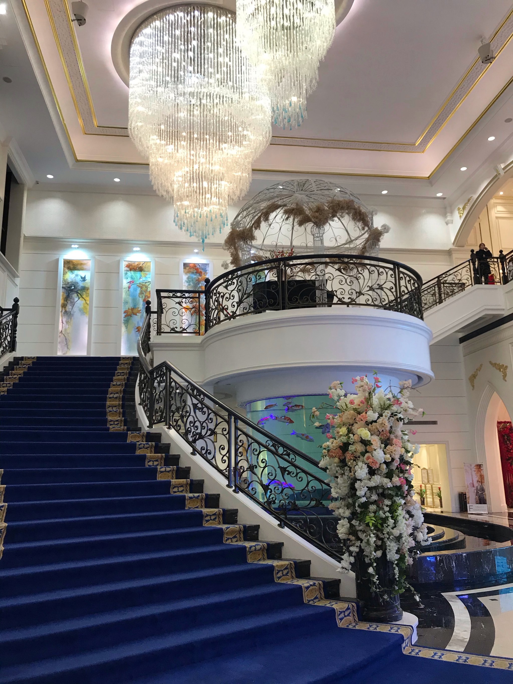 舟宿夜江游船码头对面,豪华浪漫的罗曼丽舍-大众点评