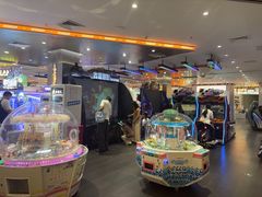 -反斗乐园π·电玩·高空拓展·蹦床(龙华天虹店)