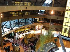 -上海滴水湖皇冠假日酒店