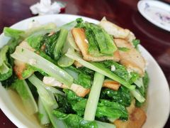-丹水桥地锅鱼·翘嘴鲌·地方特色全鱼宴(丹江口大坝店)