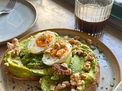 牛油果煮蛋吐司-RAC BAR(安福路店)