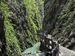 -龙水峡地缝景区