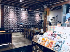 -猫的天空之城概念书店(丽江古城饮玉巷店)