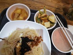 -一两饭川味素食餐厅