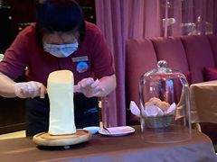 开胃小吃配法式面包黄油-卡本妮法餐厅·北京和平宾馆