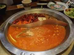 -沸炉重庆老火锅(军事博物馆店)