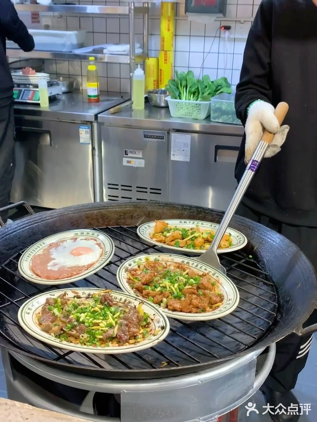 昆明，终于也有了宁波chao火的干蒸菜