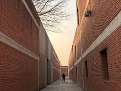 -草场地艺术区