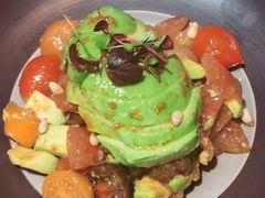 番茄牛油果-BROWNSTONE布朗石西班牙餐厅(富城店)