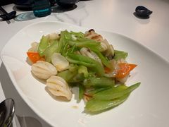 西芹炒鲜鱿-荟廷·晶萃(陆家嘴尚悦湾店)