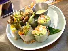 酥炸老虎虾香芒米纸卷配榴莲汁-CHINCHIN 青青·泰国料理(万象食家店)