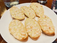 奶香杏仁面包-金泰西餐厅