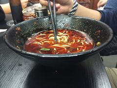 招牌肥肠面-丽影重庆小面(定西路店)