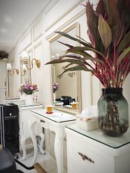 -e hair salon