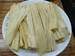 -苗伯妈酸汤火锅