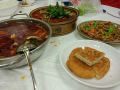 -乡土特色.冷锅鱼.牦牛肉汤锅