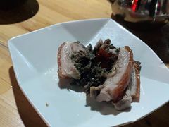 -黄记四更烤乳猪店