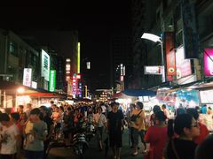 -六合夜市