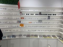 -美式眼镜·授权蔡司.依视路.尼康.豪雅.明月(南翔印象城店)