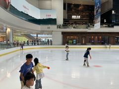 -冰纷万象滑冰场(深圳万象城店)