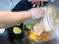 -屯老二农家铁锅炖·行业领军者(梅江店)