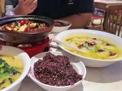 -渝是乎酸菜鱼·川渝小炒(新世界百货望京店)