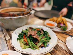 芥蓝炒牛肉-利杨记·本味轩粥坊·烧烤(宝体店)
