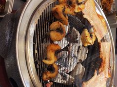 -围炉肉舍•炭烤活鳗•丹东海鲜烤肉(步行街店)