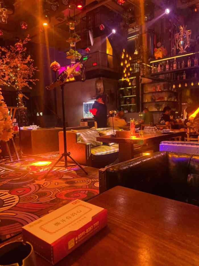 火山灰烧烤啤酒花园-"夜晚是一天的结束这种结束像是一种很奇妙.