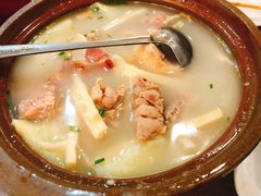 馄饨老鸭煲-老品芳