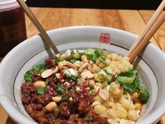 -呼啦面馆·头牌豌杂面(爱琴海店)