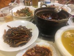 -渝君重庆火锅(嘉宾路店)