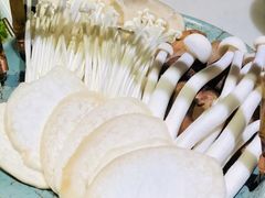 菌菇拼盘-左庭右院鲜牛肉火锅(新梅广场店)