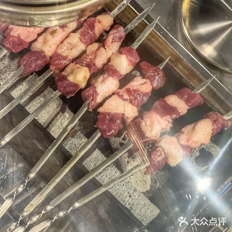 解锁幸福小串的烟火气，每周都要去哈酒撸串