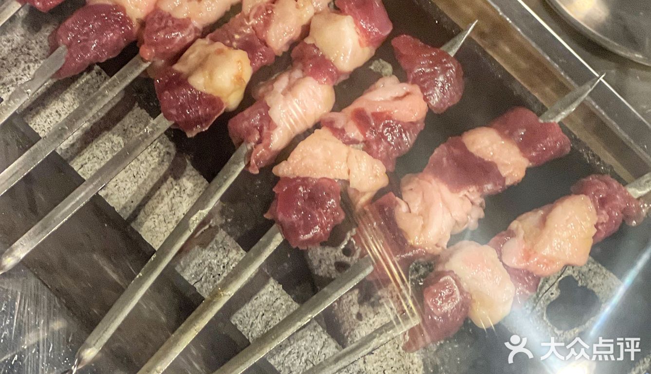 解锁幸福小串的烟火气，每周都要去哈酒撸串